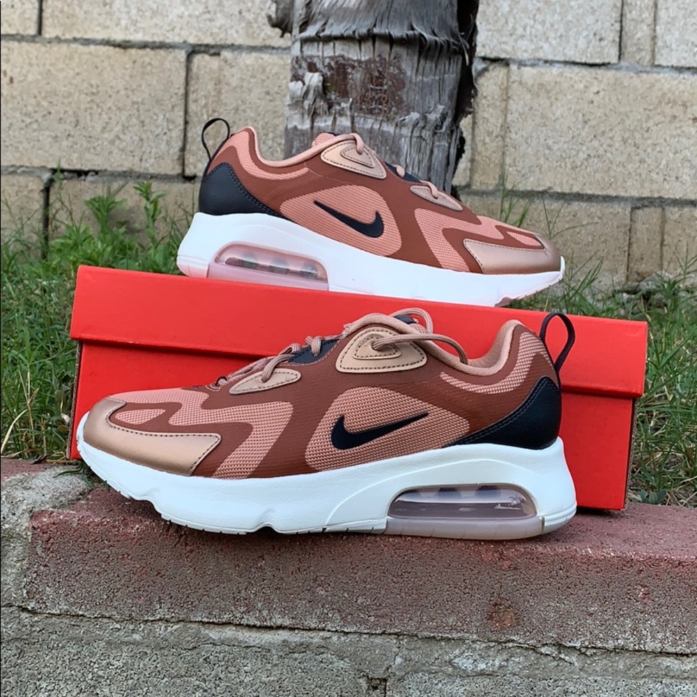 Women’s Air Max 200, Metallic Red Bronze